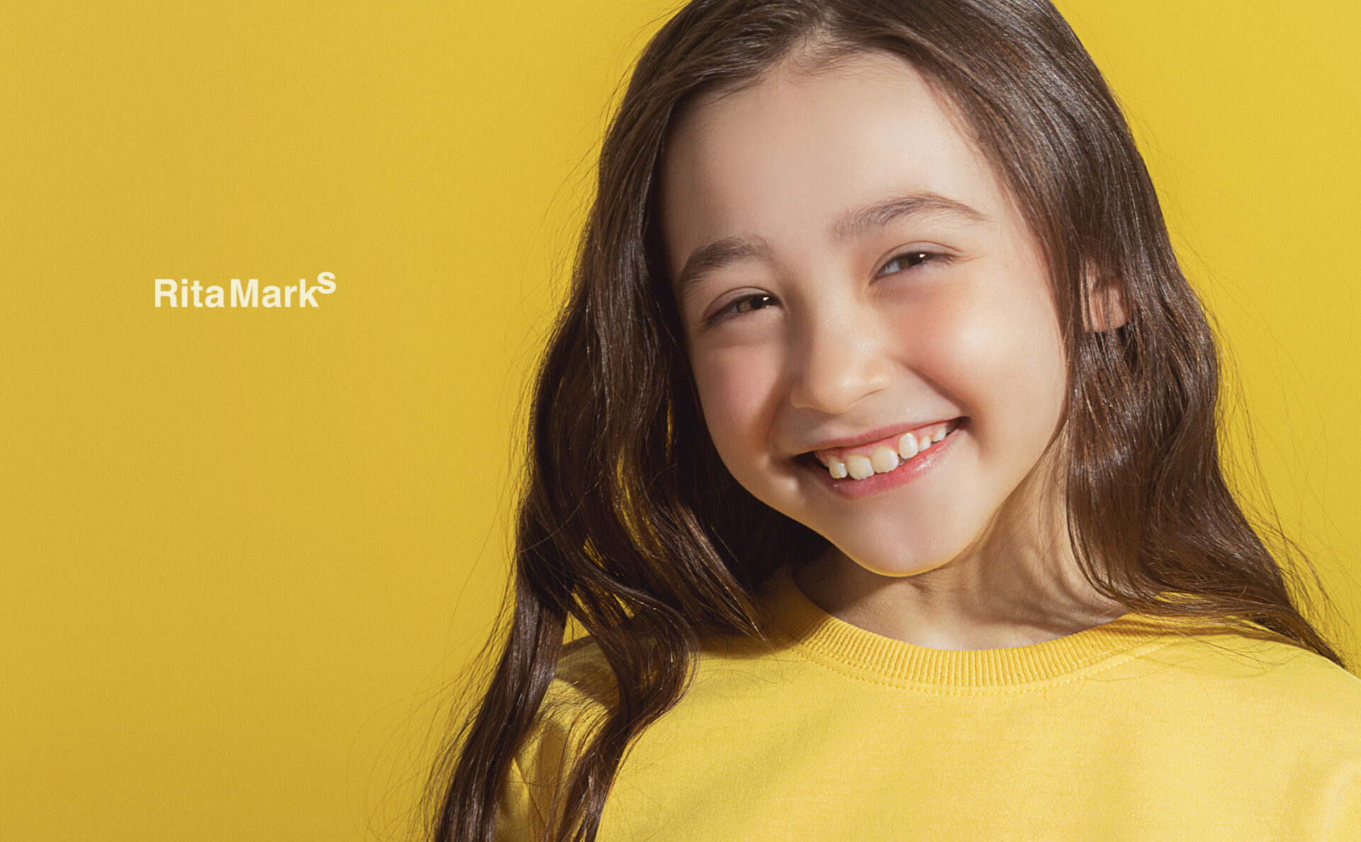 リタマークスのウェブサイトモデル撮影写真